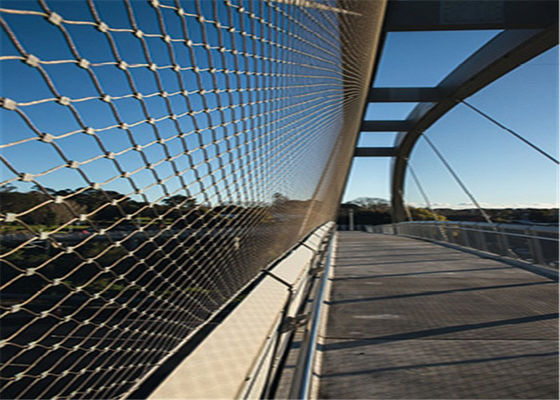 Customizable steel cable mesh in various sizes ensuring adaptability for architectural