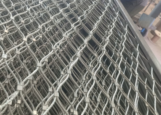 Tangga Balkon Arsitektur Wire Mesh Lubang 50 X 50 Mm