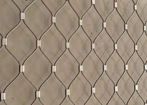 Rust Resistant Knotted Type Metal Bird Aviary Mesh Digunakan di Zoo Mesh