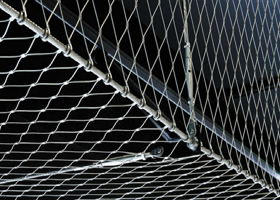Keamanan Diperkuat Fleksibel Wire Mesh Netting SS 304 Architectural Ferruled Fence
