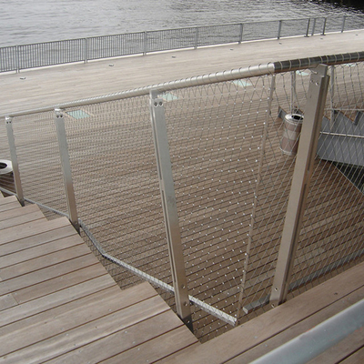 Dekoratif 7 X 7 Stainless Steel Ferrule Rope Mesh Fleksibel Pagar Untuk Railing Tangga