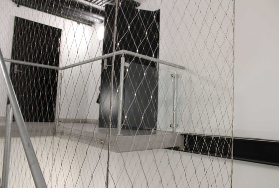 25 * 25mm Arsitektur Wire Mesh Balustrade Infill Cable Netting Tangga Menggunakan